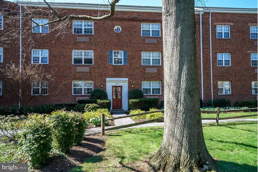 1604 ABINGDON DR #201, Alexandria, VA 22314