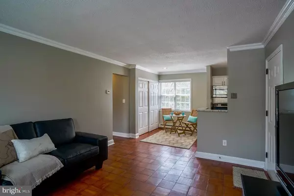 Alexandria, VA 22314,1604 ABINGDON DR #201