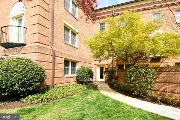 1115 PITT ST #2B, Alexandria, VA 22314