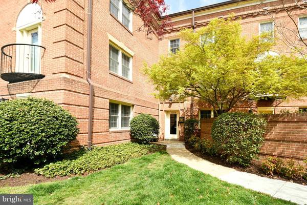 1115 PITT ST #2B, Alexandria, VA 22314