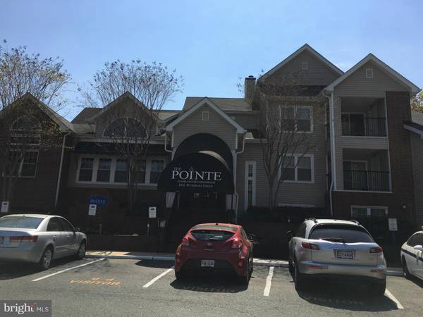 3313 WYNDHAM CIR #3210, Alexandria, VA 22302