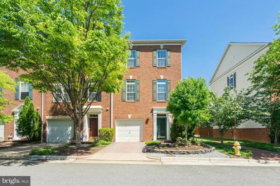 5001 WAPLE LN, Alexandria, VA 22304