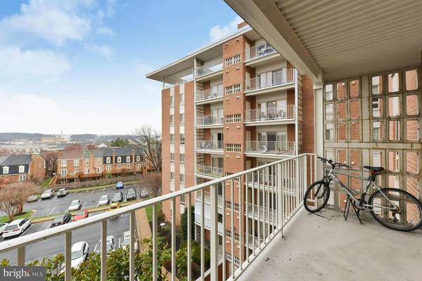 5250 VALLEY FORGE DR #509, Alexandria, VA 22304