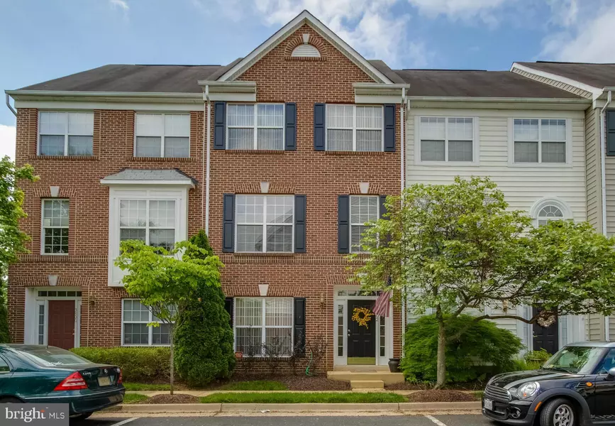 3802 DOMINION MILL DR, Alexandria, VA 22304