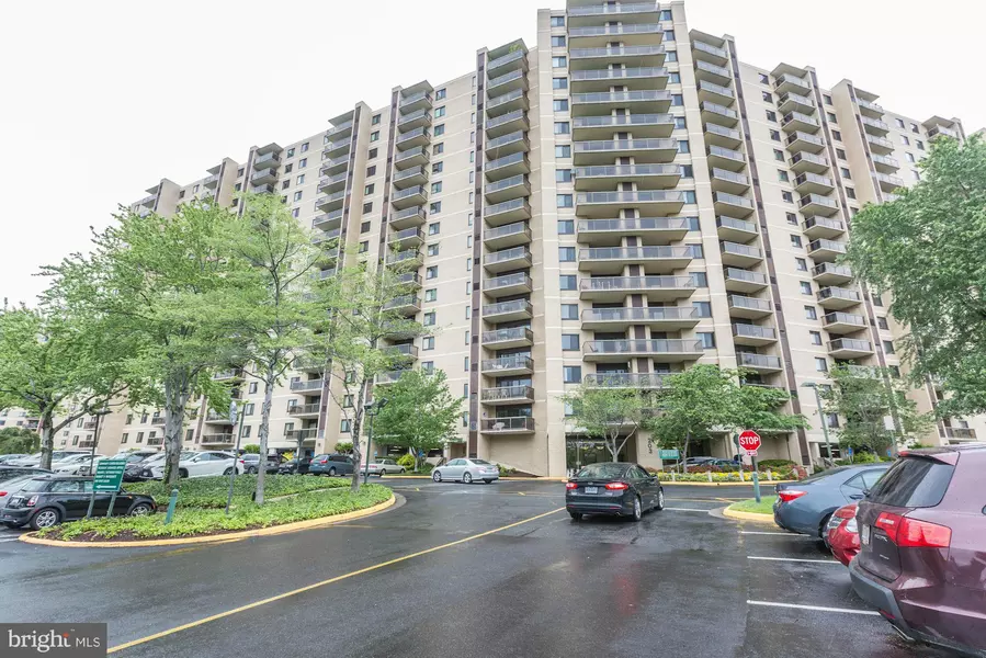 203 YOAKUM PKWY #224, Alexandria, VA 22304