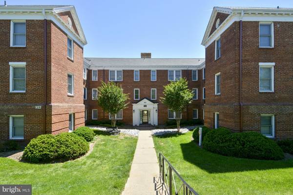 922 WASHINGTON ST #201, Alexandria, VA 22314