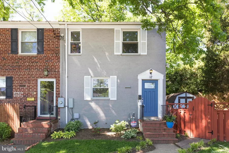 32 ANCELL ST, Alexandria, VA 22305