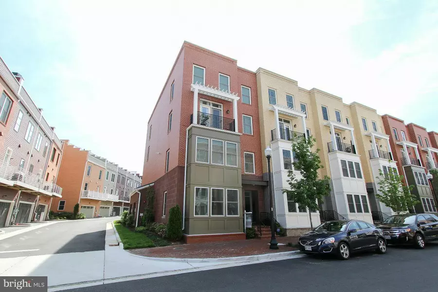 1915 MAIN LINE BLVD #101, Alexandria, VA 22301