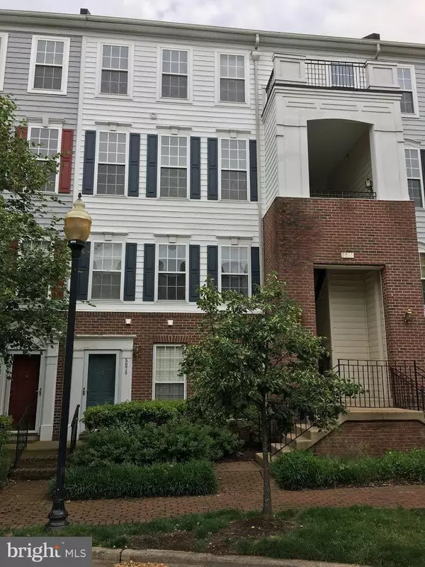 5080 DONOVAN DR #102, Alexandria, VA 22304