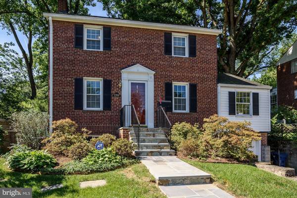 1206 BRADDOCK RD W, Alexandria, VA 22302