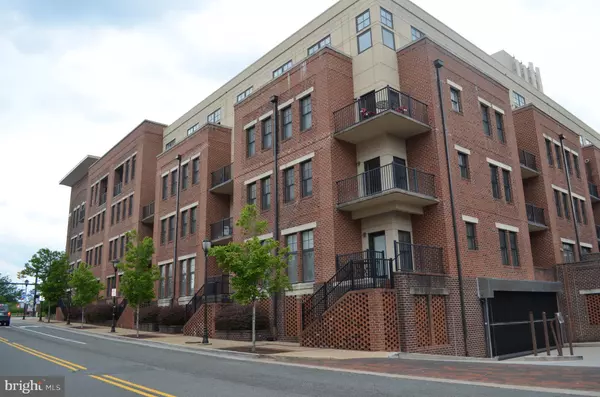 Alexandria, VA 22305,181 REED AVE E #201