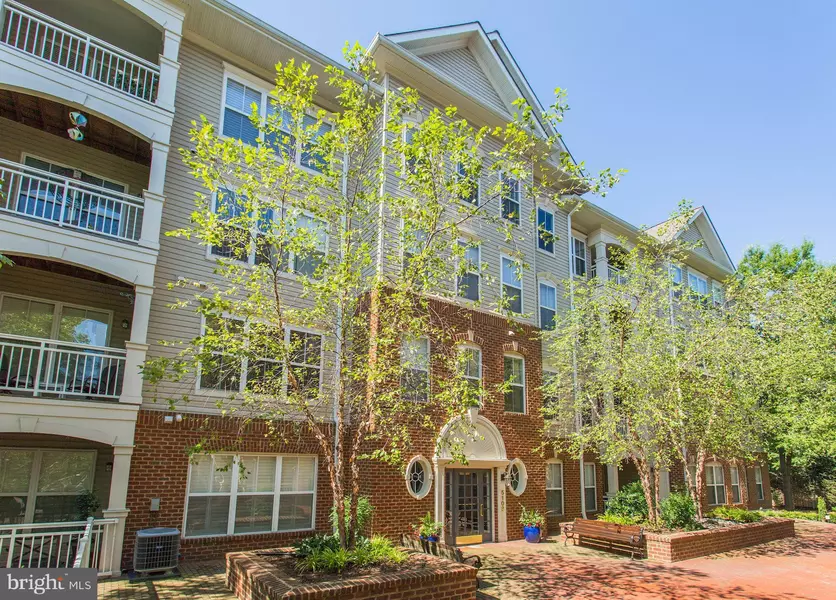 5108 DONOVAN DR #206, Alexandria, VA 22304