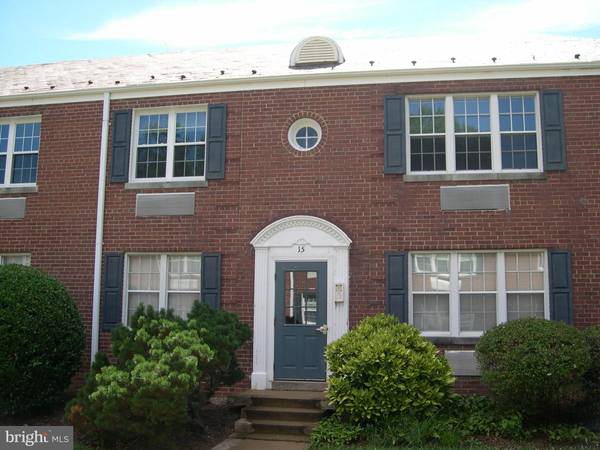 15 AUBURN CT #B, Alexandria, VA 22305