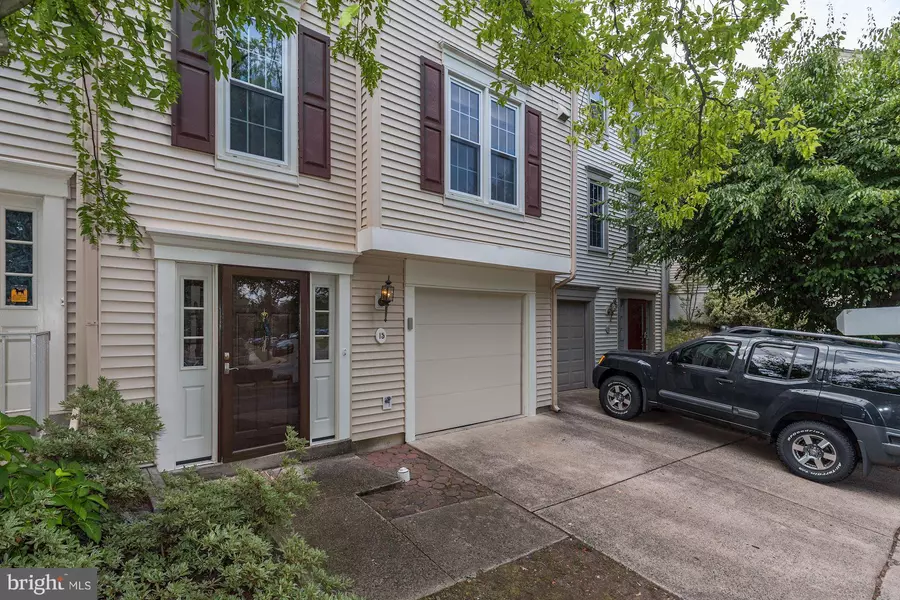 15 FLOYD ST S, Alexandria, VA 22304