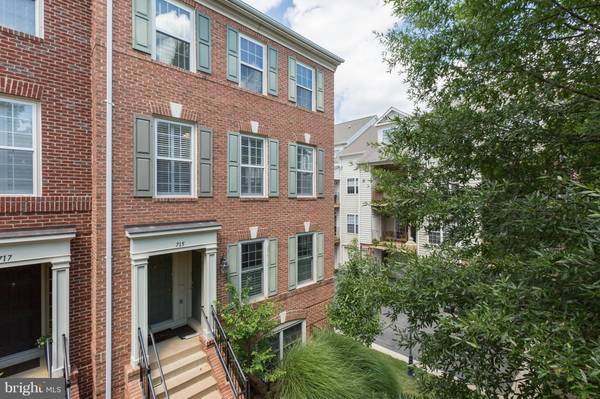 715-B MASSEY LN, Alexandria, VA 22314