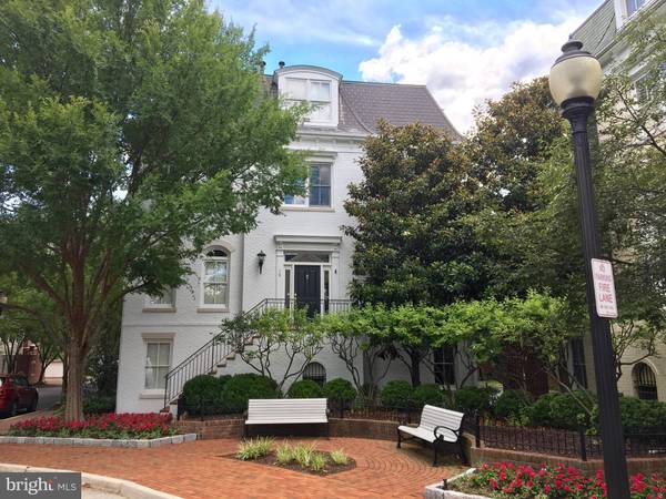 18 FRANKLIN ST, Alexandria, VA 22314