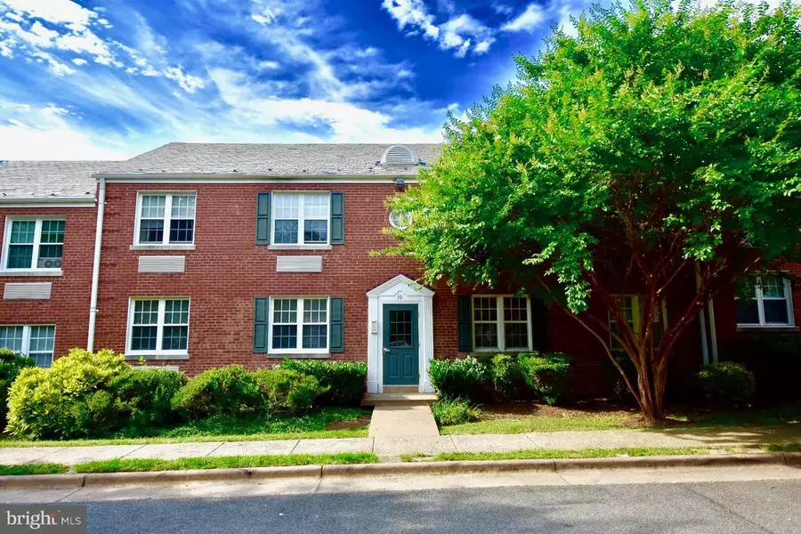 10 ASHBY ST #A, Alexandria, VA 22305