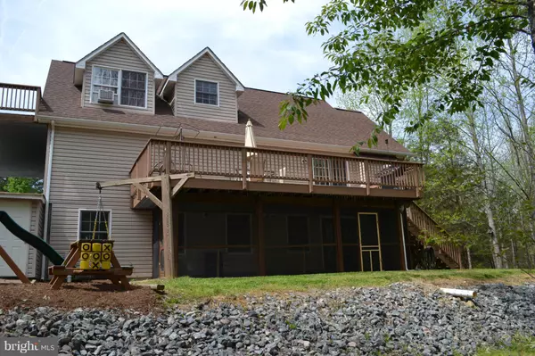 536 PADDOCK LN, Louisa, VA 23093