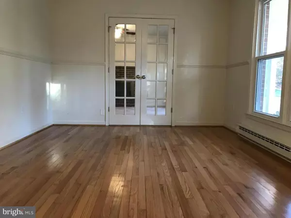 Louisa, VA 23093,220 WALNUT WOODS DR