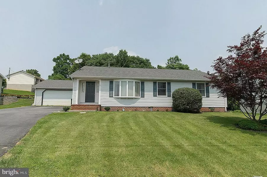 79 PUTNAM DR, Inwood, WV 25428