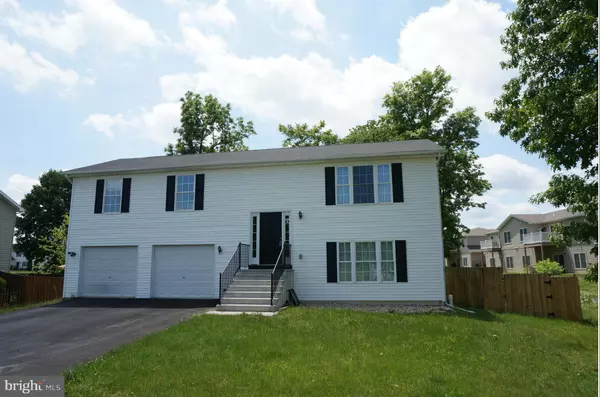 207 HEIGHTS AVE, Martinsburg, WV 25404