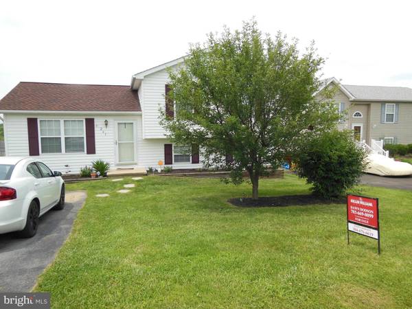 243 ACHILLA TER, Martinsburg, WV 25404