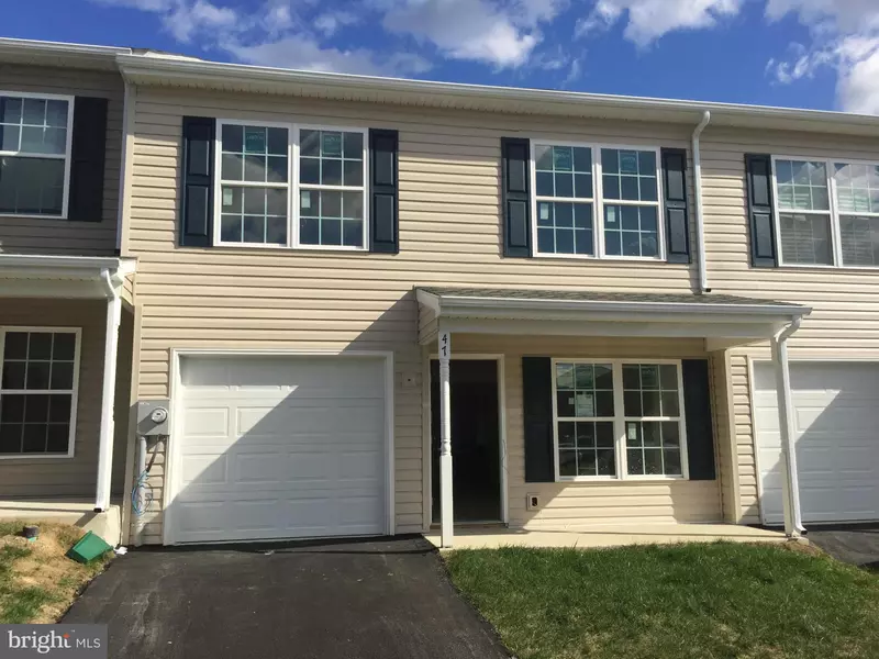 47 MONTAGUE WAY, Inwood, WV 25428