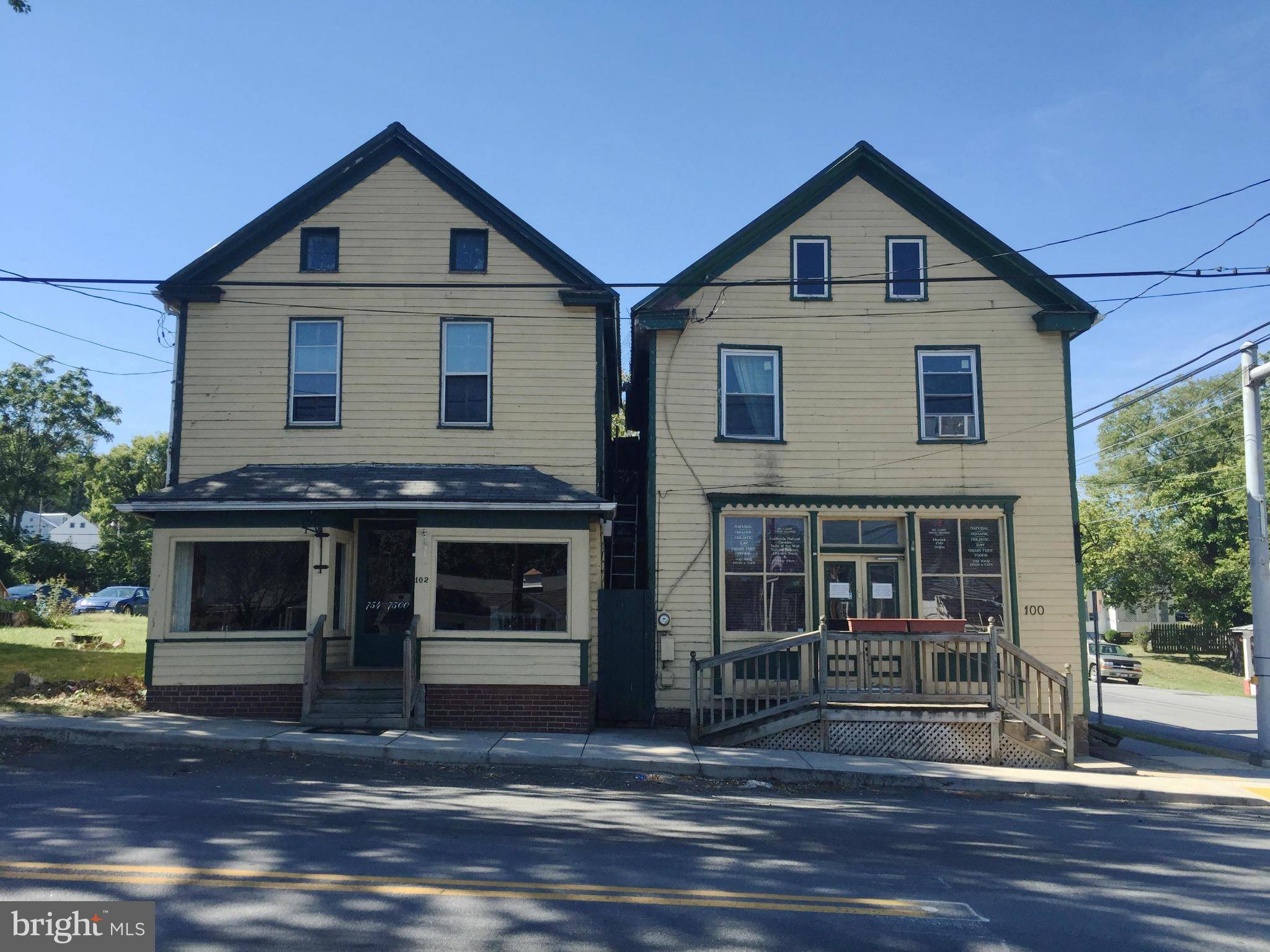 100 MAIN ST E, Hedgesville, WV 25427