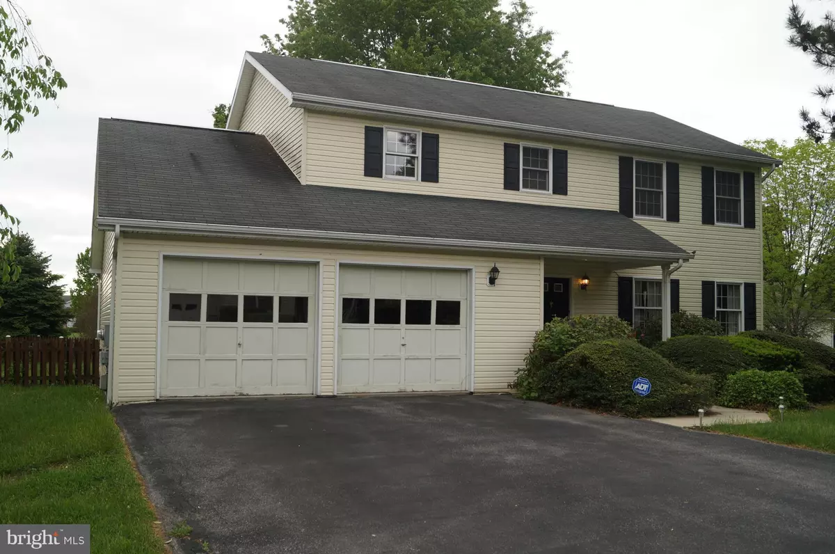 Falling Waters, WV 25419,177 AMBLER LN