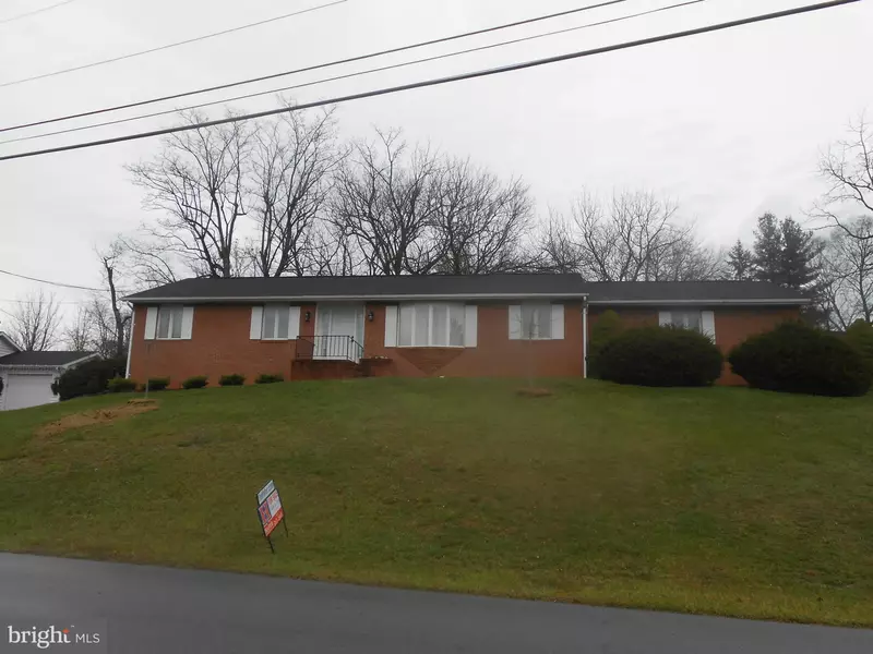 214 EVANS RUN DR, Martinsburg, WV 25405