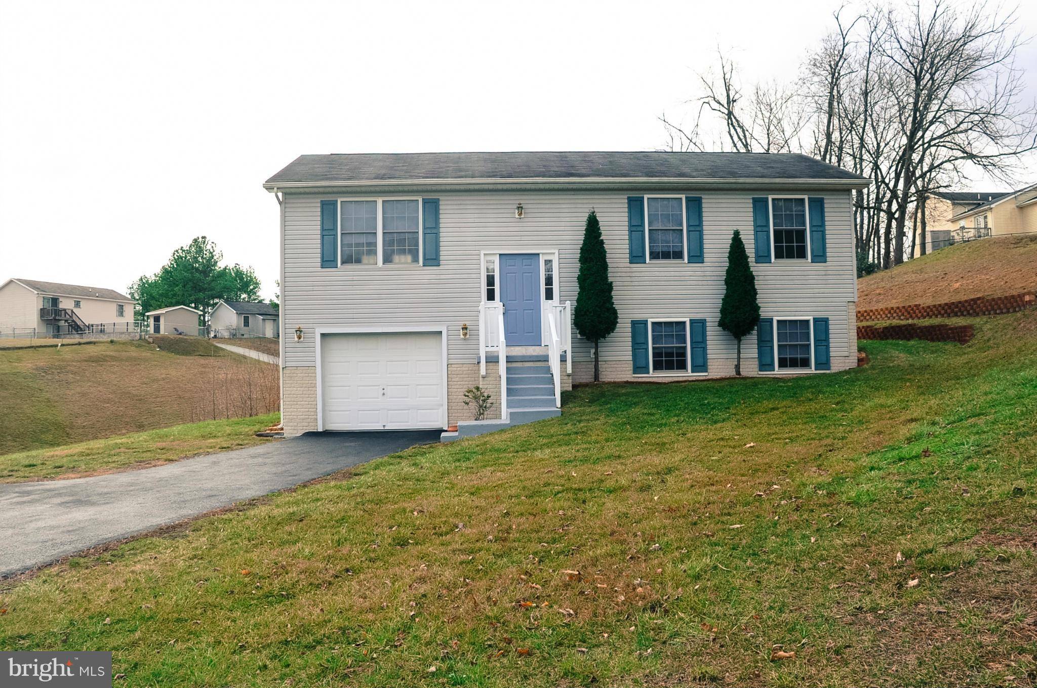 56 BURDETTE DR, Martinsburg, WV 25404