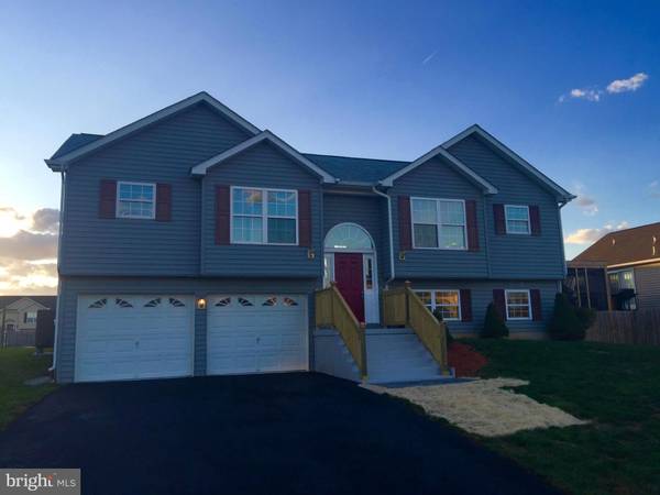 28 EXPEDITION DR, Martinsburg, WV 25403