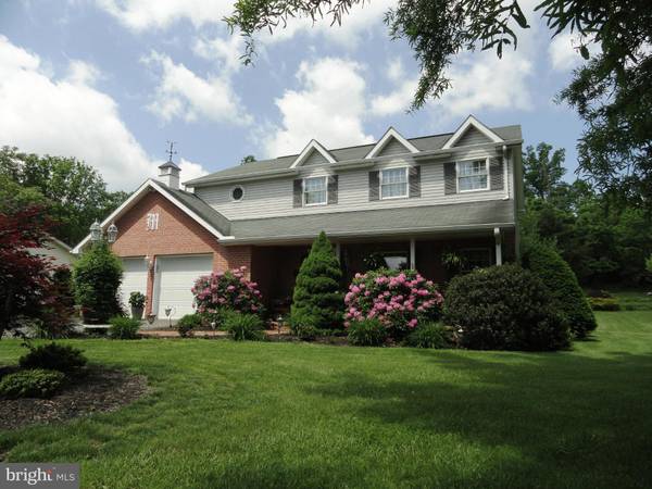 Falling Waters, WV 25419,142 DARTMOUTH LN