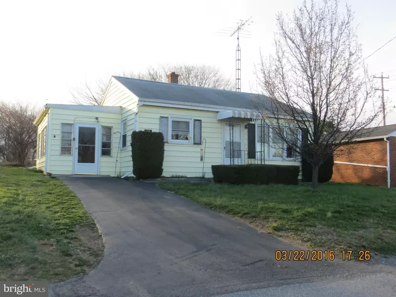 24 FIRST ST, Inwood, WV 25428