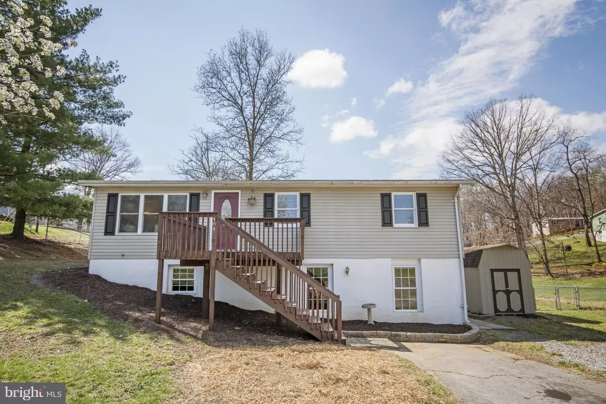 Martinsburg, WV 25404,484 HANSHEW LN