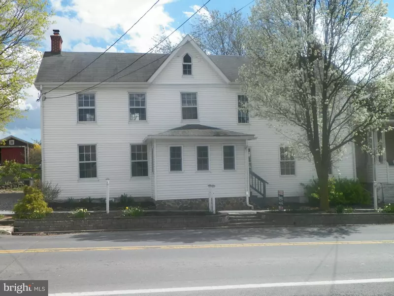 210 MARY ST N, Hedgesville, WV 25427