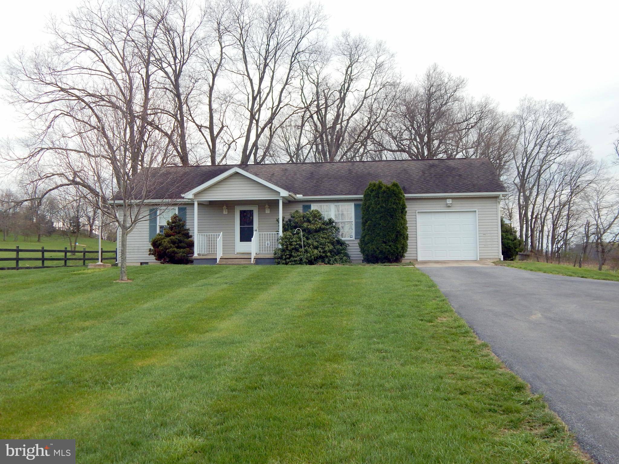 222 KOONTZTOWN RD, Hedgesville, WV 25427