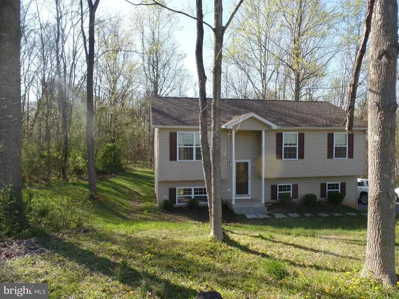 218 EMERALD DR, Falling Waters, WV 25419