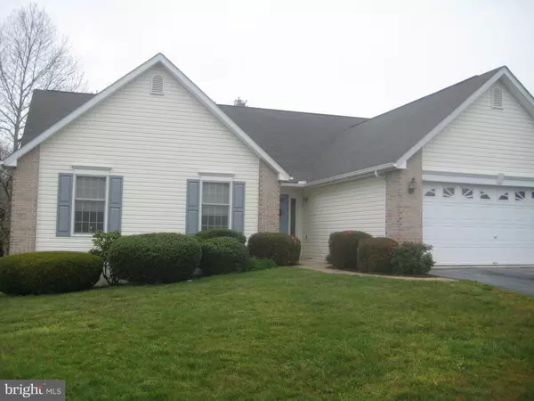 33 YALE LN, Falling Waters, WV 25419