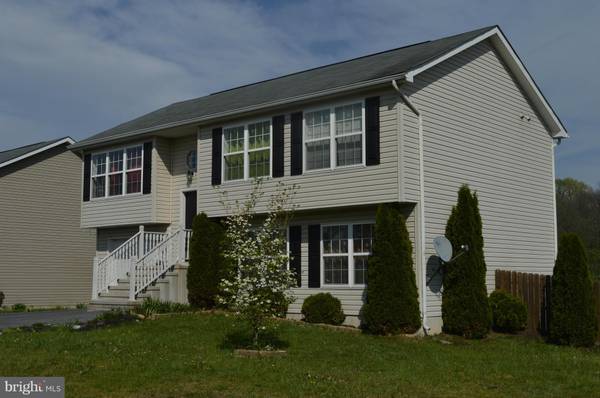 237 WHIRLWIND DR, Martinsburg, WV 25404