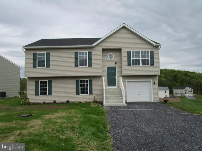 45 MCKINLEY, Inwood, WV 25428