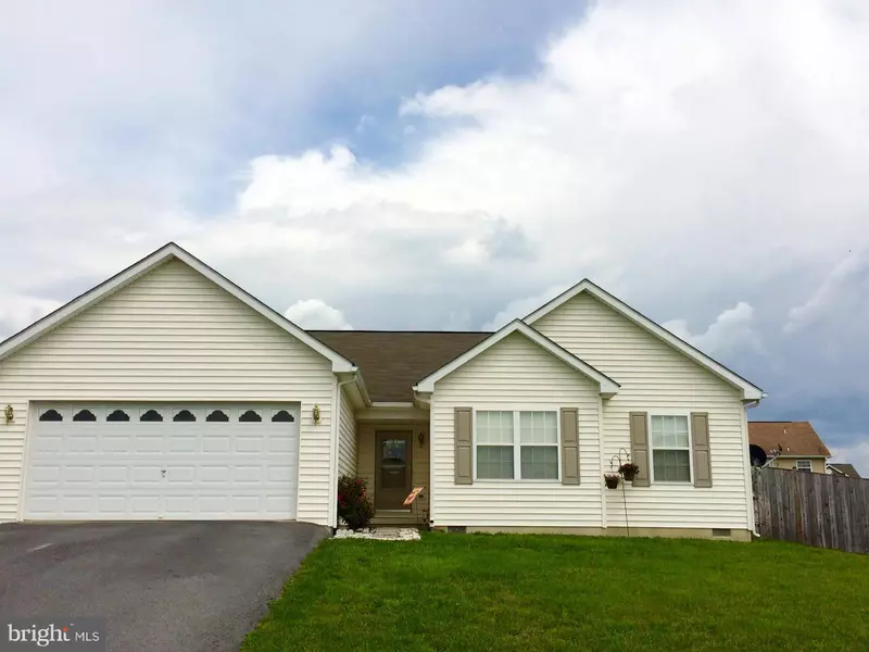 230 FENIMORE DR, Inwood, WV 25428