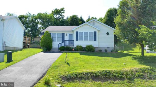 404 UNIVERSE DR, Martinsburg, WV 25404