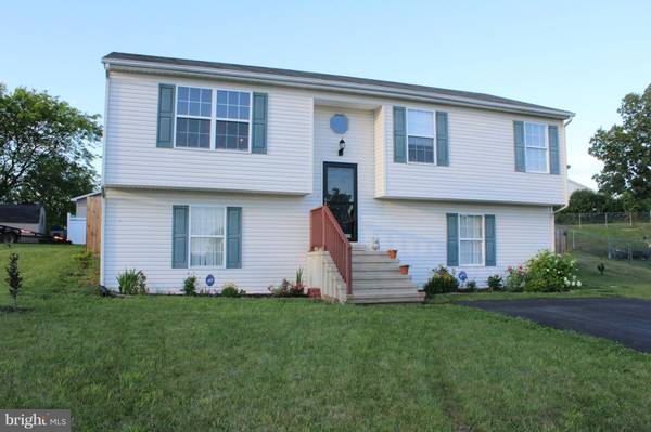 31 BIANCA CT, Martinsburg, WV 25405