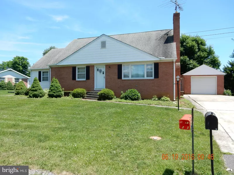 27 SUNSET DR, Martinsburg, WV 25405