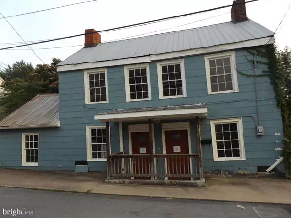 138 LIBERTY ST, Martinsburg, WV 25404