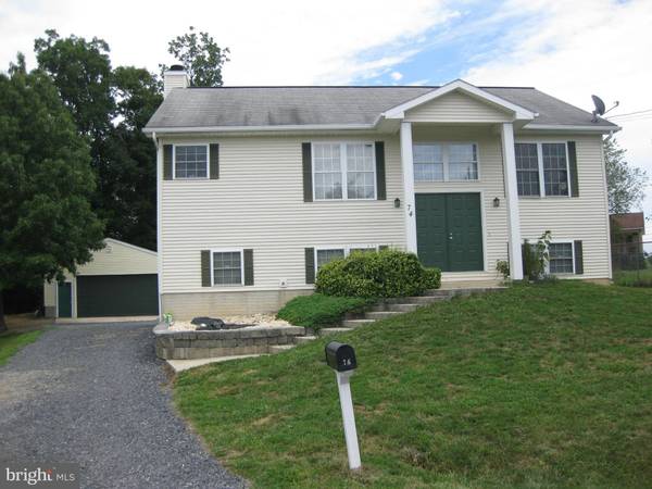 74 CONTESSA CT, Inwood, WV 25428