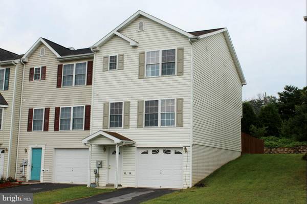 43 COSMOS DR, Martinsburg, WV 25404