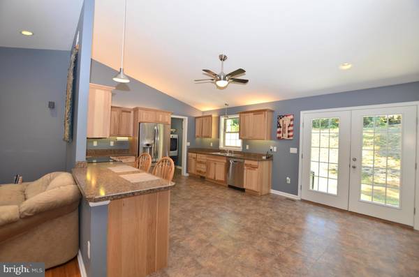 Falling Waters, WV 25419,170 DAFFY LN