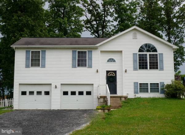 2 REPUBLIC DR, Martinsburg, WV 25405